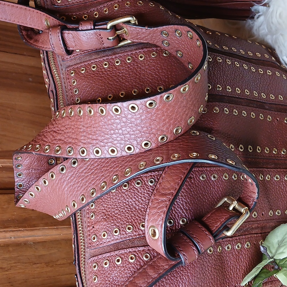 MICHAEL KORS CROSSBODY REDUCED FOR QUICK SALE - Picture 6 of 17